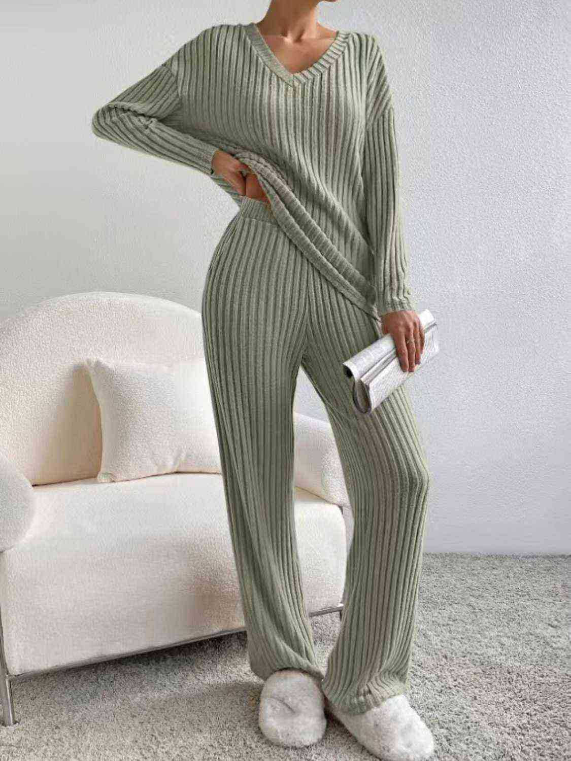 V-Neck Ribbed Lounge Set